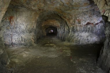 Tünel eski taş ocağı