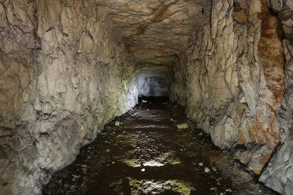 Túnel pedreira velha — Fotografia de Stock