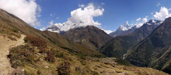 尼泊尔喜马拉雅山 — 图库照片