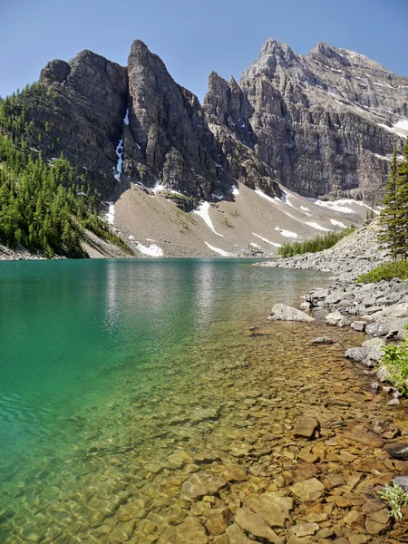 Lago de montaña — Foto de Stock