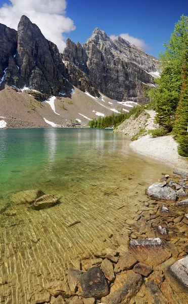 Lago di montagna — Foto Stock