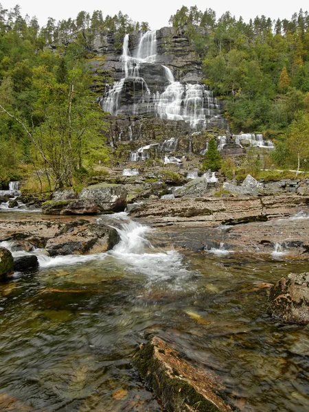 Wasserfall tvindefossen, Norwegen — Stockfoto