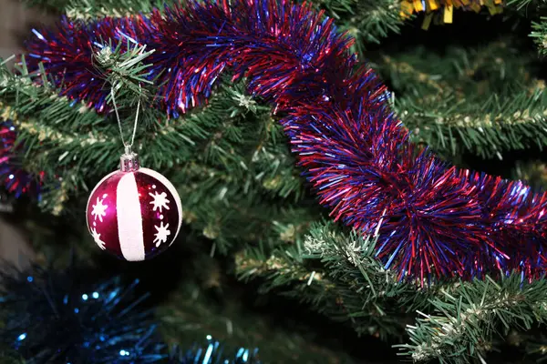 Bella Palla Albero Natale Con Stelle Festa Natale Capodanno — Foto Stock