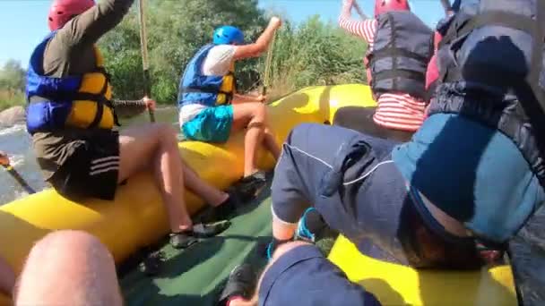 Mygia Ucrania Julio 2020 Grupo Remeros Rafting Por Río Southern — Vídeo de stock
