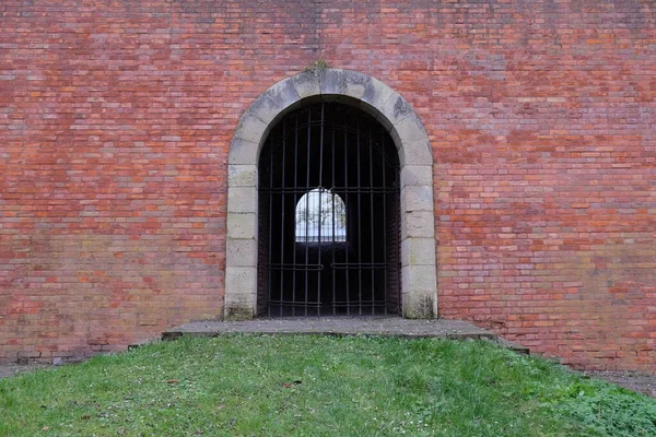 Passaggio Chiuso Reticolo Vecchio Muro Della Fortezza Mattoni Laterizi Antichi — Foto Stock