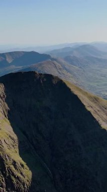 Bu manzarayla dağlık manzaraların güzelliğini deneyimleyin. Şehir hayatından kaçmak için mükemmel..