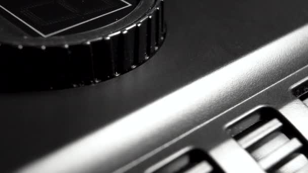 Rotation Bouton Noir Plastique Réglage Appareil Électrique Proximité Macro Shot — Video