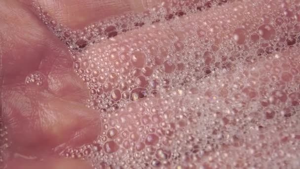 Schuimwater Met Bubbels Dicht Hand Selectieve Focus Macro Injectie — Stockvideo