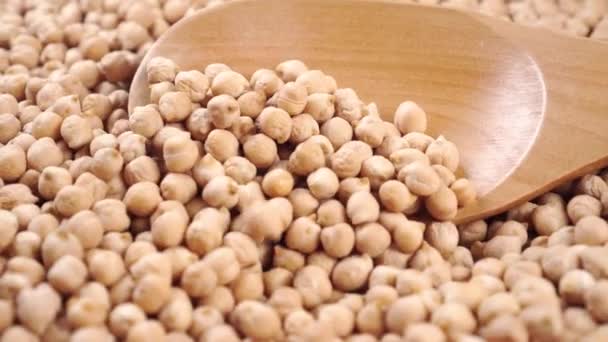 Cuillère Bois Dans Des Tas Pois Chiches Secs Non Cuits — Video