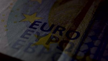 Banknotta EURO kabartması. 20 Euro makro çekim. Brexit ve Avro Bölgesi Reformu kavramı. Hafif oyna