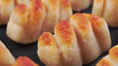 Noel tatlıları badem ezmesini yakın. Renkli bir tatlı. Makro. Doli Vuruşu