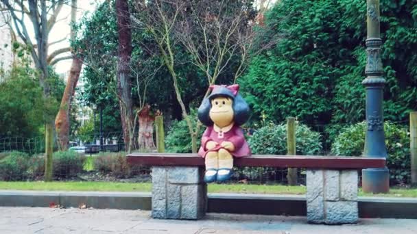 Oviedo Spanien Januari 2021 Mafalda Karaktärsstaty San Francisco Park Oviedo — Stockvideo