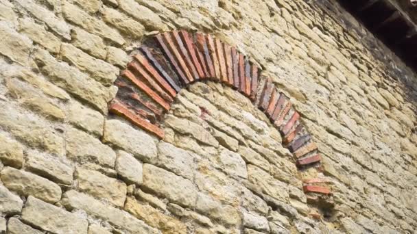 Brick Arch Ancient Stone Damaged Antique Wall Moldy Old Antiquity — Wideo stockowe