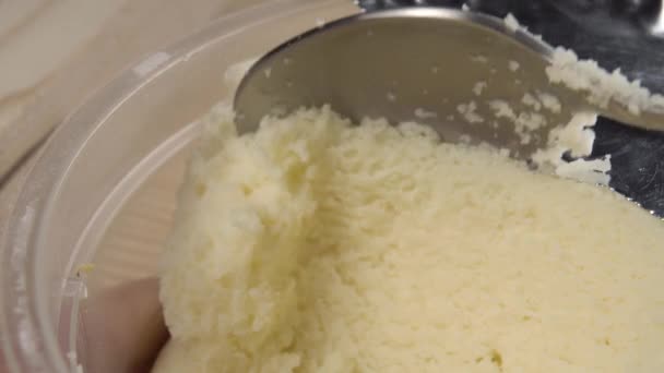 Makanan Penutup Sendok Sendok Sendok Cheesecake Close Tembakkan Makro — Stok Video