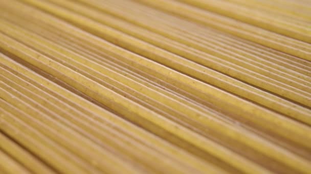 Spaghetti Integrerad Okokt Staplade Närbild Traditionellt Italienskt Medelhavskök Makro Dolly — Stockvideo