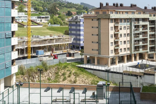 Oviedo España Abril 2021 Construcción Edificio Residencial Área Natural Ecológica — Foto de Stock