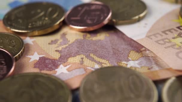 Les Billets Pièces Euros Rapprochent Carte Symboles Sur Papier Monnaie — Video