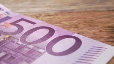 Avrupa parası 500 avro. Kağıt para banknotunu kapat. Makro. Dolly vurdu..