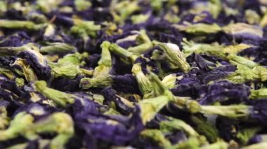 Chang shu blue tea, Tibet klitoria çiçeklerinin kuru mor yaprakları. Makro. Doli Vuruşu
