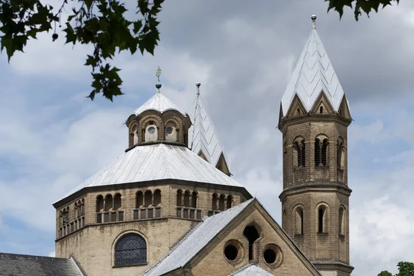 쾰른에 로마네스크 성당중 — 스톡 사진