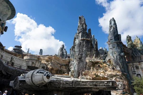 Orlando, Florida, ABD, 11 Mayıs 2021: Disney Hollywood Stüdyoları, Star Wars Land, Galaxys Edge