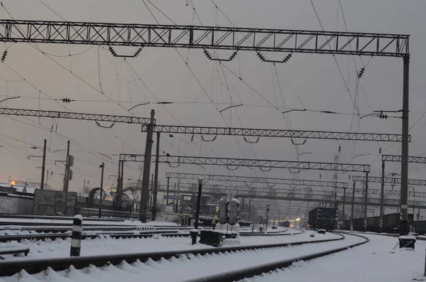 Άποψη Χιονισμένη Σιδηροδρομική Σκηνή Τροχιές Σούρουπο — Φωτογραφία Αρχείου