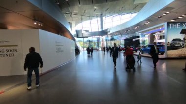  İnsanlarla iç mekan inşa etme görüşü