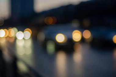 Renkli trafik ışıklarının odaklanmış görüntüsü