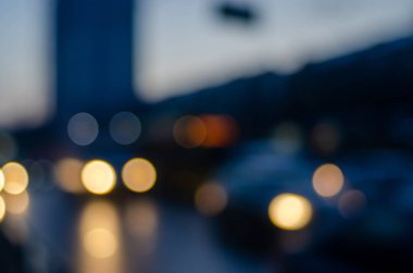 Renkli trafik ışıklarının odaklanmış görüntüsü