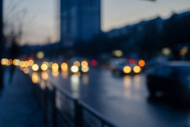 Renkli trafik ışıklarının odaklanmış görüntüsü