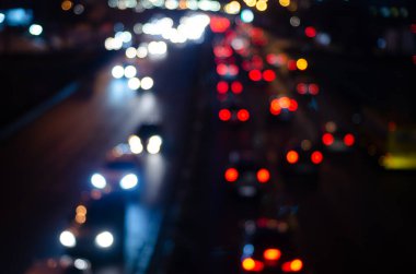 Renkli trafik ışıklarının odaklanmış görüntüsü