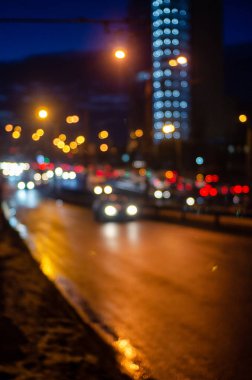 Renkli trafik ışıklarının odaklanmış görüntüsü