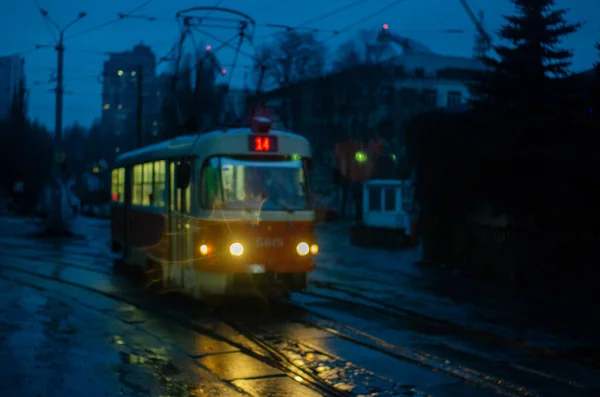 Crepuscolo Illuminato Vecchio Tram Movimento Strada Kyiv Ucraina — Foto Stock