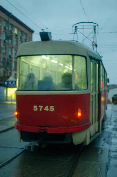 Crépuscule Illuminé Vieux Tramway Déplaçant Sur Rue Kyiv Ukraine — Photo