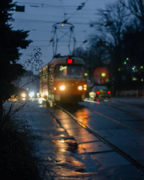 Schemering Verlicht Oude Tram Bewegen Straat Kyiv Ukraine — Stockfoto