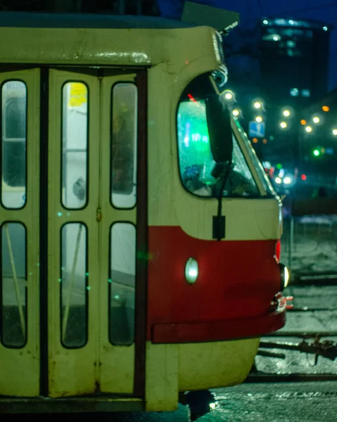 Schemering Verlicht Oude Tram Bewegen Straat Kyiv Ukraine — Stockfoto