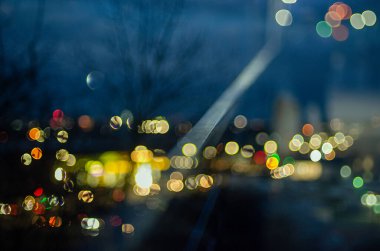 Renkli trafik ışıklarının odaklanmış görüntüsü