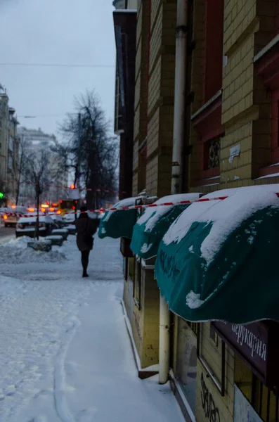 Snowy Kyiv Street Walking Person —  Fotos de Stock