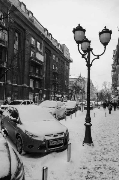 Snowy Kyiv Street Walking People Black White — Stock Photo, Image