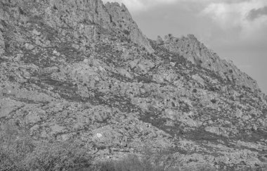 Doğal manzara, güzel dağ manzarası, siyah ve beyaz