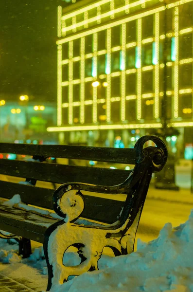 Geceleri Karlı Khreschatyk Caddesi Ndeki Bankta — Stok fotoğraf