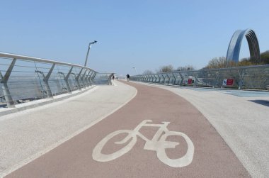 Mariinsky Park, Kyiv 'deki yaya köprüsü.