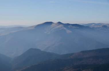Güzel dağ manzarası, doğa sahnesi.