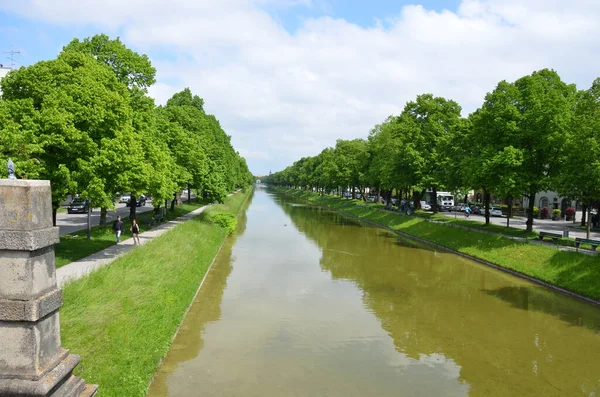 Beautiful View River Sunny Park — Zdjęcie stockowe