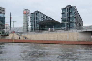 Mimari nehir, seyahat şehri çekimi