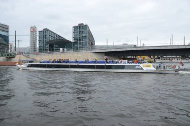 Mimari nehir, seyahat şehri çekimi