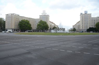 Şehir sokak sahnesi, mimari seyahat çekimi.