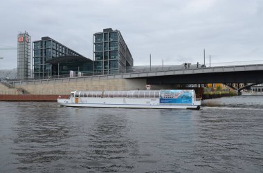 Mimari nehir, seyahat şehri çekimi