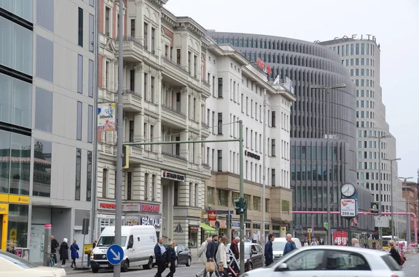 Blick Auf Die Straßenszene Der Stadt Bei Tageslicht — Stockfoto