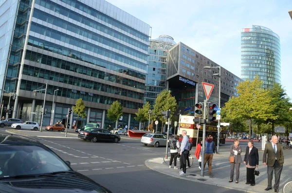 Blick Auf Die Straßenszene Der Stadt Bei Tageslicht — Stockfoto